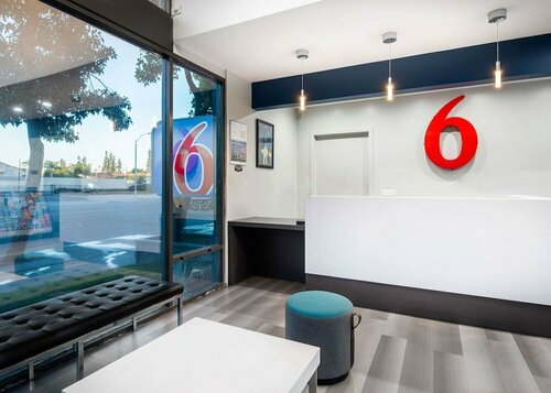 Motel 6-Anaheim, CA - Convention Center, Забронировать Мотель Мотели Анахайм, рядом с Конференц-центр Анахайма, Мотель