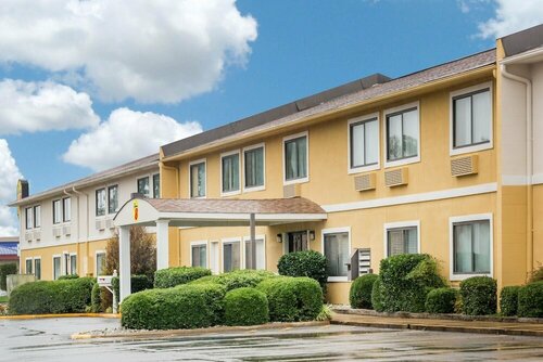 Super 8 by Wyndham Jonesboro, Забронировать Отель Джонсборо Арканзас, рядом с Arkansas Continued Care Hospital
