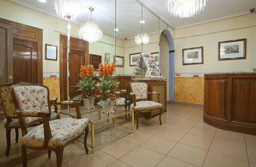 Hostal María Luisa, Забронировать Хостел Хостелы Мадрида, рядом с Колон, Хостел