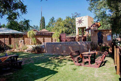 Imbasa Lodge and Self Catering Units, Брондау Қонақ үй Benoni Gauteng