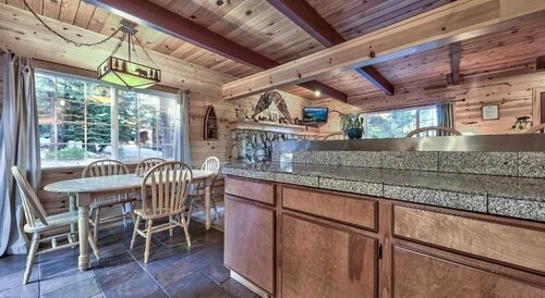 The Snow Shoe Inn by RedAwning, Забронировать Отель Отели Меверс с парковкой, Парковка