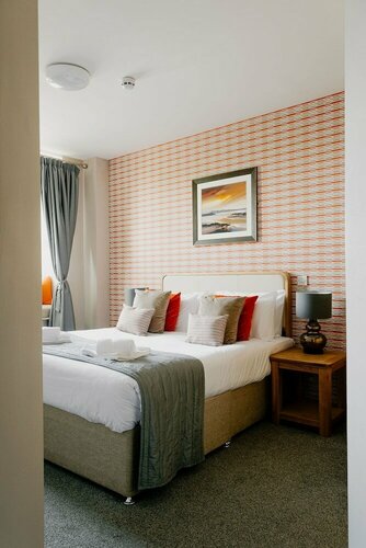 The Portland Hotel, Book Hotel  