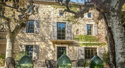 Mas Château Blanc, Забронировать Отель Авиньон ViaRhona
