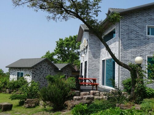 Seogwipo Lion Hill Pension, Забронировать Отель Андеок Согвипхо