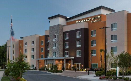 TownePlace Suites by Marriott Charleston Airport/Convention Center, Забронировать Апарт-отель Северный Чарльстон Чарльстон, рядом с Музей пожарного дела Северного Чарльстона и компании American LaFrance