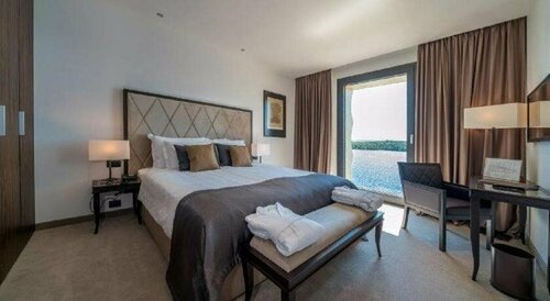 Bellevue Superior City Hotel, Забронировать Отель Отели Шибеник с парковкой, Парковка