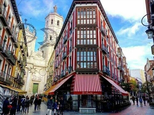 ThePlacetoBe B&B, Забронировать Отель «постель и завтрак» Отели Вальядолид с завтраком, Завтраки