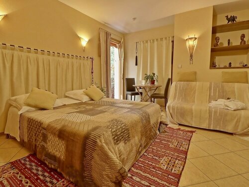 Chambre d'hôtes le Pas de l'âne, Book Bed and Breakfast Hoteller i Rhône-Alps med parkering, Parkering