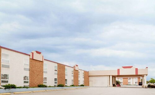 Ramada by Wyndham Yorkton, Prenota Hotel Hotel a Saskatchewan con parcheggio, Parcheggio