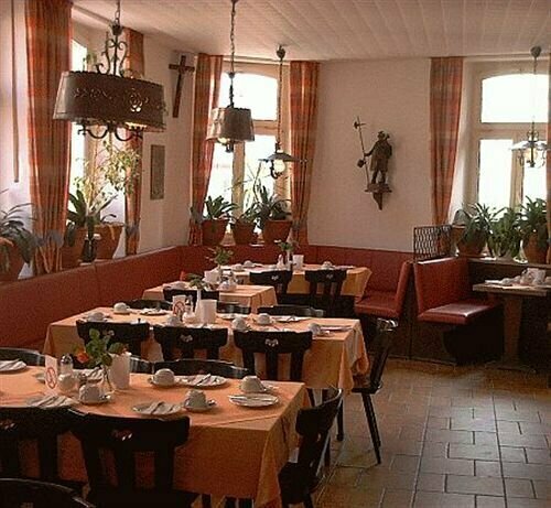 Jakoberhof, Забронировать Отель Отели Аугсбург с парковкой, рядом с Augustusbrunnen, Парковка