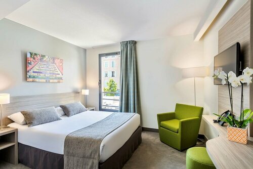 Inter Hôtel Souléia, Book Hotel Hoteller i Carros med parkering, Parkering