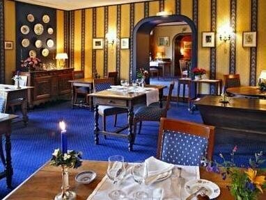 Hostellerie des Monts de Vaux, Book Hotel Hoteller i Burgund med parkering, Parkering