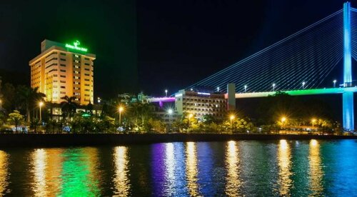 Halong Plaza Hotel, Забронировать Отель Халонг Бухта Халонг
