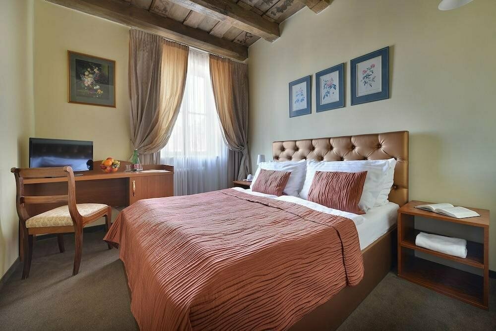 Hotel U Tri Pstrosu
