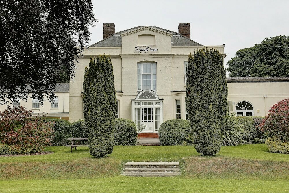 Royal Chase Hotel