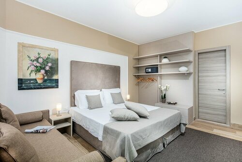 Hotel Capitol, Забронировать Отель Отели Riviera Ovest с парковкой, Парковка
