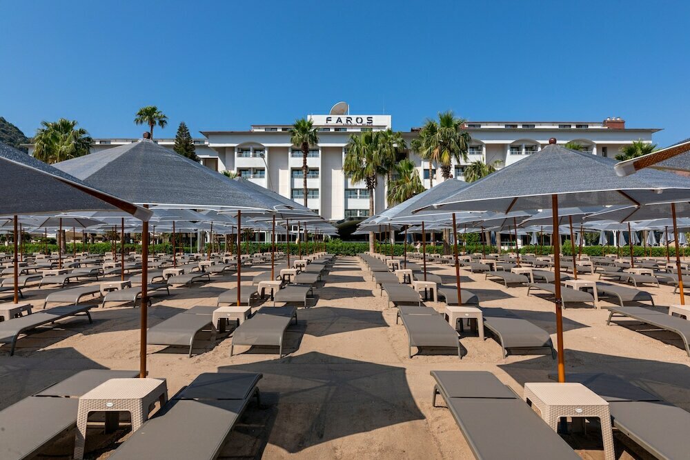 Faros Premium Beach