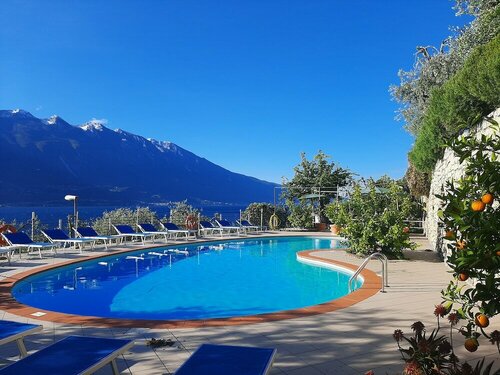 Hotel Augusta Garni, Забронировать Отель Отели Ломбардии с бассейном, Бассейн