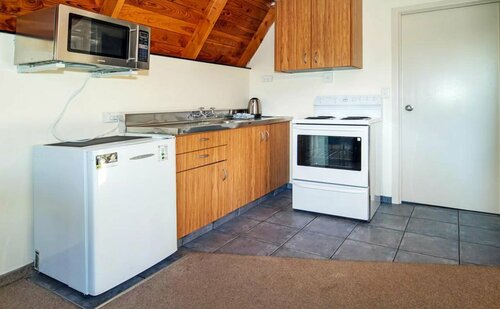 Mountain Chalet Motel & Backpackers, Забронировать Шале Отели South Island с парковкой, Парковка