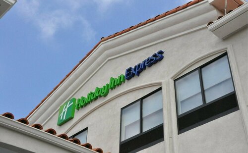 Holiday Inn Express & Suites Lake Forest - Irvine East