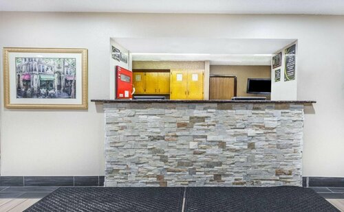 Super 8 by Wyndham Sterling Heights/Detroit Area, Забронировать Отель Отели Стерлинг-Хайтс с парковкой, Парковка