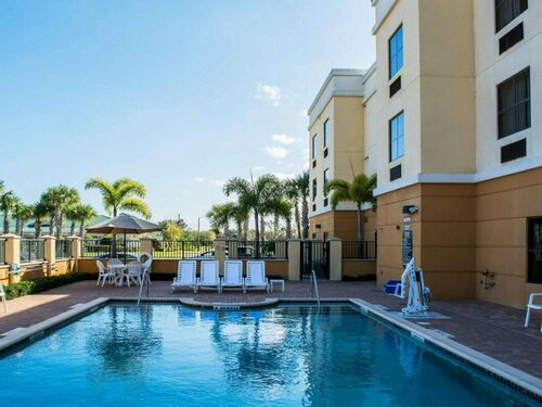 Comfort Suites Vero Beach I-95, Забронировать Отель Виро-Бич штат Флорида