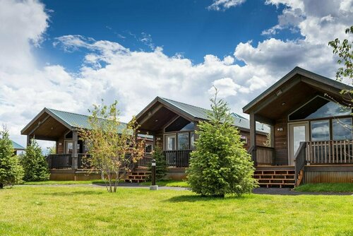 Yellowstone Park Hotel, Забронировать Отель Вест-Йеллоустон Национальный парк Йеллоустоун, западный вход, рядом с Great Whirligig
