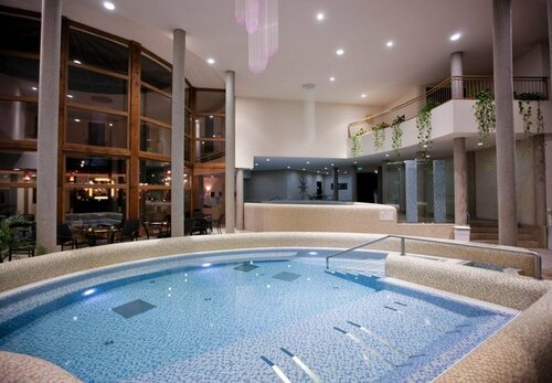 Colosseum Hotel, Book Hotel Morahalom 