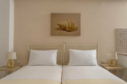Patmos Villas, Забронировать Отель Грикос Патмос, рядом с Монастырь Святого Иоанна Богослова