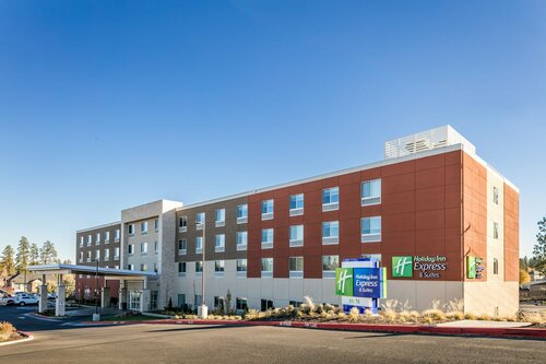 Holiday Inn Express & Suites - Bend South by IHG, Забронировать Отель Бенд Bachelor