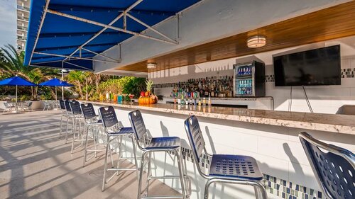Best Western Plus Atlantic Beach Resort, Забронировать Курортный отель Майами-Бич Miami Metropolitan Area, рядом с Дощатая мостовая в Майами-Бич