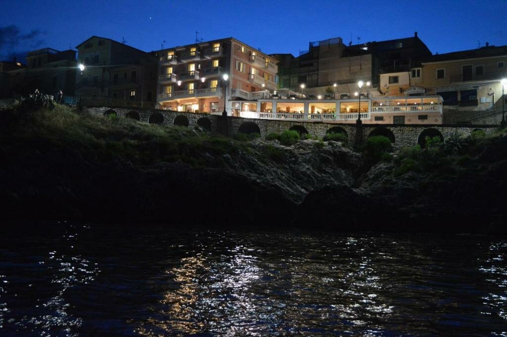 Hotel Tirreno Di Russo Albino and Brothers SAS