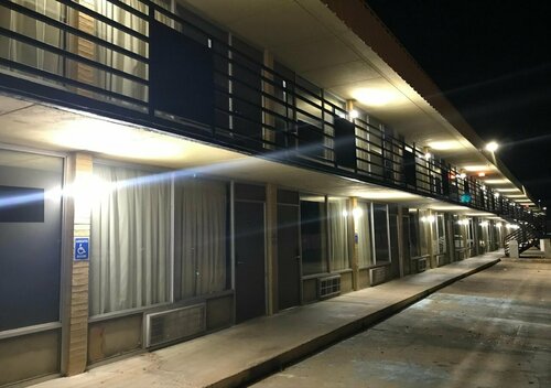 Express Inn, Забронировать Мини-отель Отели Лафайетт с парковкой, рядом с Dorsey Park, Парковка