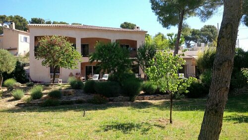 La Désirade Chambres d'hôtes en Provence, Book Bed and Breakfast Ceyreste Carros