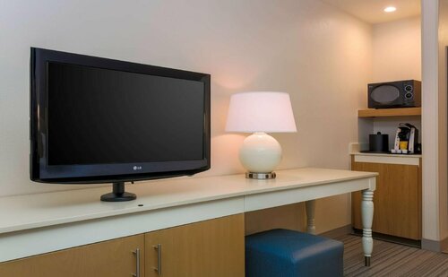 SpringHill Suites Bakersfield, Забронировать Отель Бейкерсфилд штат Калифорния