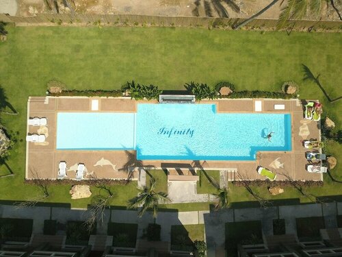 Lanta Infinity Resort - SHA Extra Plus, Забронировать Курортный отель Отели Ланта-Яй с парковкой, рядом с Пляж Клонг Нин, Парковка