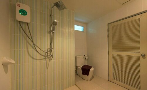 Aonang Mountain View Hotel, Забронировать Отель Отели Ао-Нанг-Бич с парковкой, рядом с Пляж Ao Пхра Нанг, Парковка
