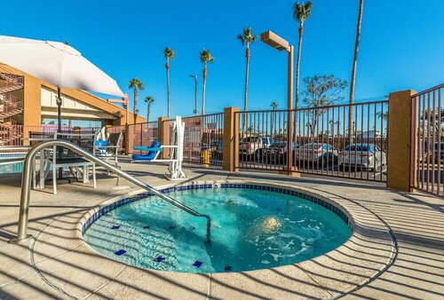 Days Inn by Wyndham Chula Vista-San Diego, Забронировать Отель Отели Чула-Виста с бассейном, Бассейн