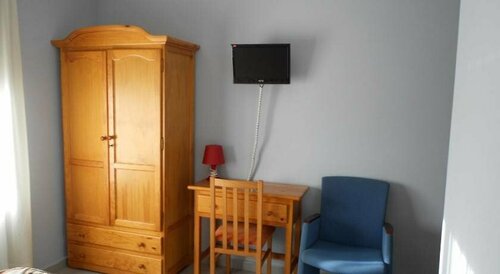 Hostal Donaire II, Забронировать Отель Томельосо 