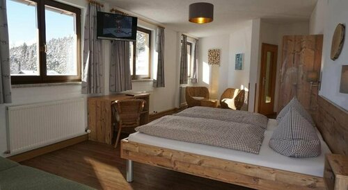 Hotel Pension Tyrol, Rezervasyon Otel Telfs Seefeld Surroundings
