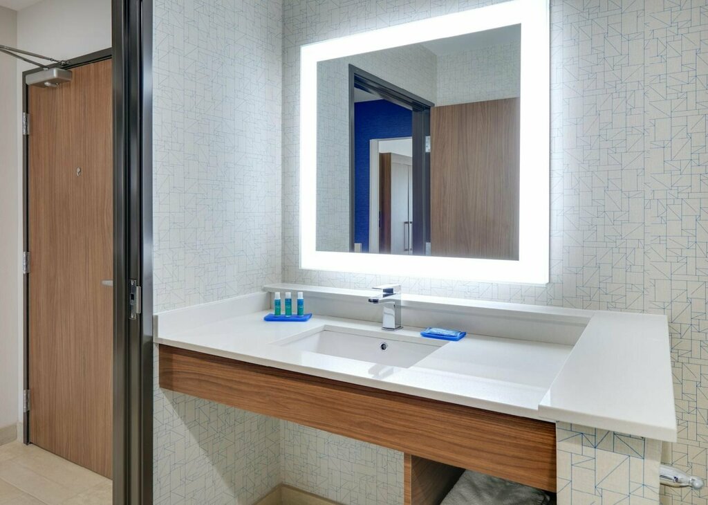Holiday Inn Express & Suites - Dallas NW HWY - Love Field by IHG