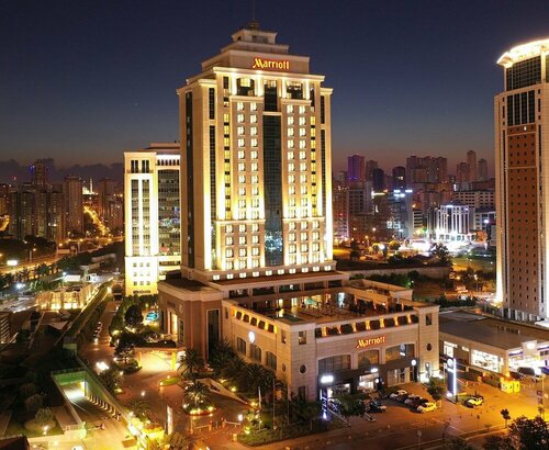 Istanbul Marriott Hotel Asia, Забронировать Отель Отели Стамбула с бассейном, рядом с Торговый центр Palladium, Бассейн