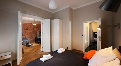 Aparthotel Siesta, Забронировать Апарт-отель Старый город Краков, рядом с Adam Mickiewicz Monument