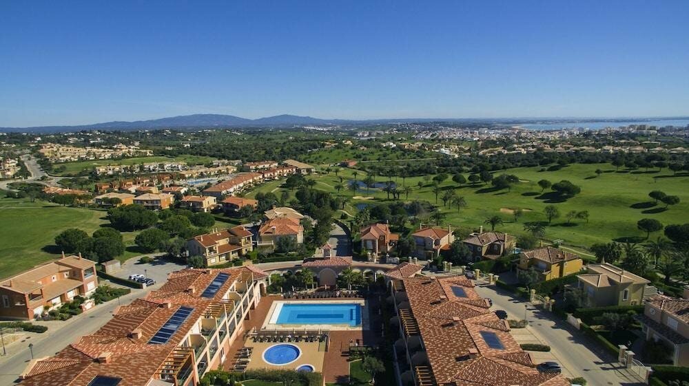Bela Colina Holidays