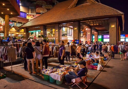 Lotus Pang Suan Kaew Hotel, Забронировать Отель Отели Чиангмай с парковкой, рядом с Wat Suan Dok, Парковка