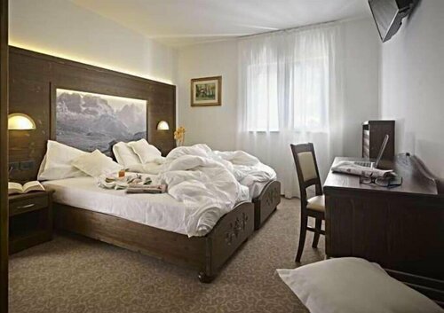 Hotel Europa, Забронировать Отель Пинцоло Мадонна-ди-Кампильо