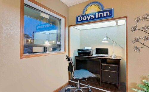 Days Inn by Wyndham Spokane, Забронировать Отель Спокан 