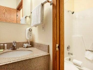 Super 8 by Wyndham West Fargo Main Ave ND, Забронировать Мини-отель Мини-отели штата Северной Дакоты, Мини-отель