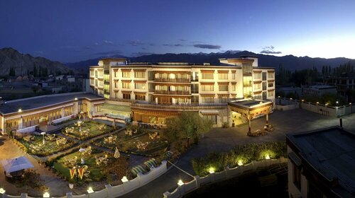 Hotel Dragon Leh, Забронировать Отель Отели Лех с парковкой, рядом с Главный базар Лех, Парковка