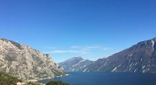 Hotel Vela Azzurra, Забронировать Отель Отели Мальчезине с питанием, рядом с Malcesine Bus Station, Пансион